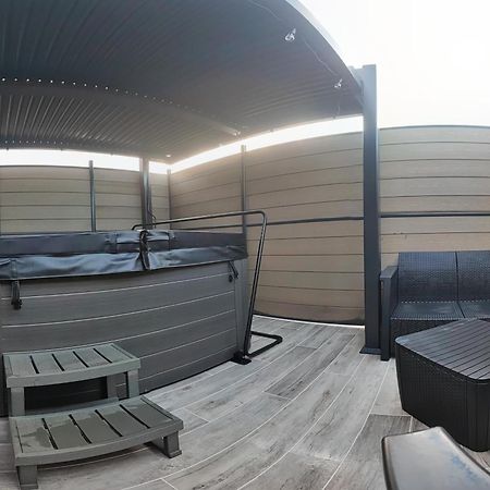 La Kaz Rhumantique Sauna And Spa Privatif La Rivière-Saint-Sauveur Eksteriør bilde