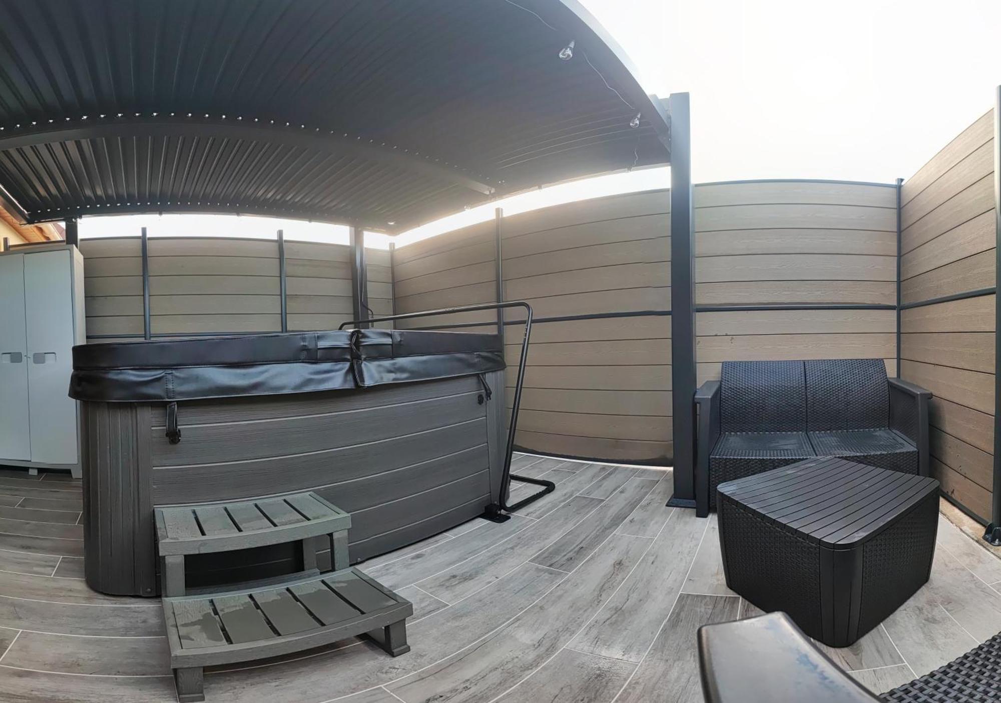La Kaz Rhumantique Sauna And Spa Privatif La Rivière-Saint-Sauveur Eksteriør bilde